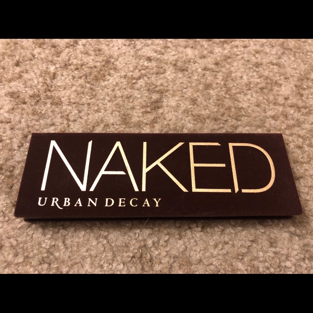 Urban Decay Naked 1 eyeshadow palette